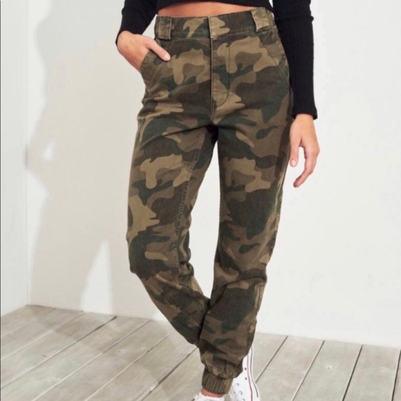 Hollister Pants - Hollister Ultra High Rise Camo Joggers XS
